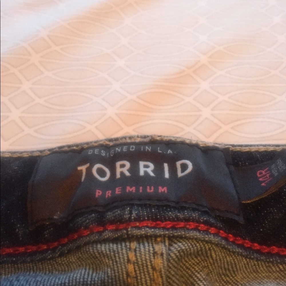 Torrid vintage premium embroidered jeans - Picture 4 of 6